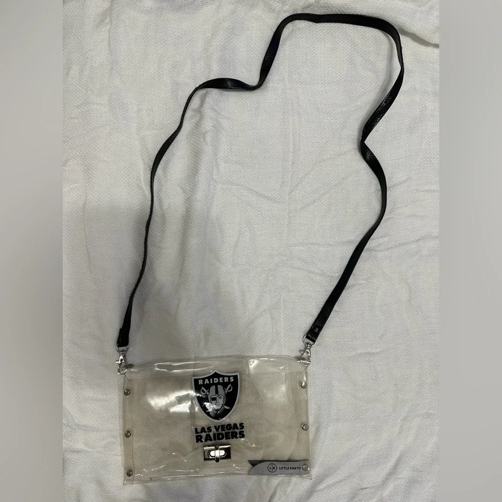 ★SOLD ON MERCARI★ Raiders Littlearth NFL Clear Envelope Purse With Black Strap - Picture 4 of 4
